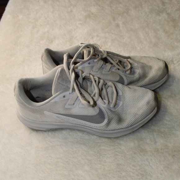 Nikes - Picture 2 of 2